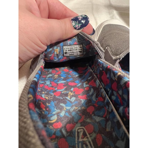 KEEN Women's Elena Slip-ON Sneaker Shoes Gray Size 7 Leather Slip On - Picture 8 of 8